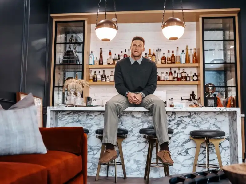 pg游戏官网登录入口-富翁的谦虚！格里芬Ins：我现在是个附庸风雅的人，习惯吧